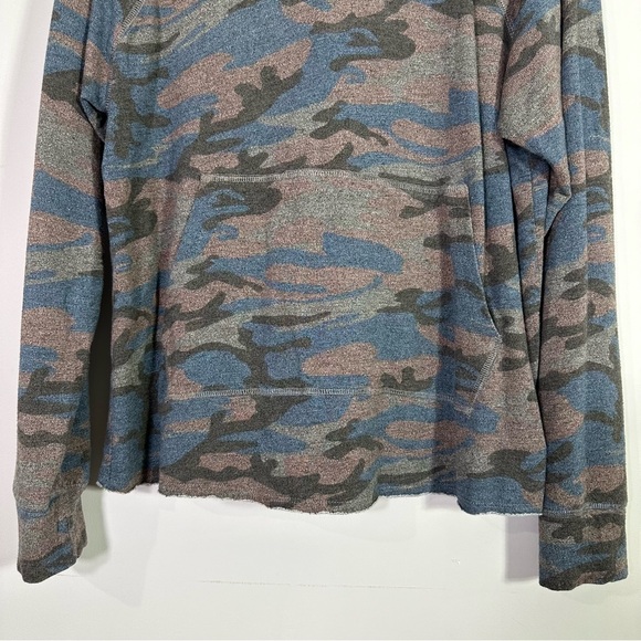 Sundry Heathered Blue Pink Gray Camoflage Lightweight Hoodie Sweatshirt - Picture 3 of 8